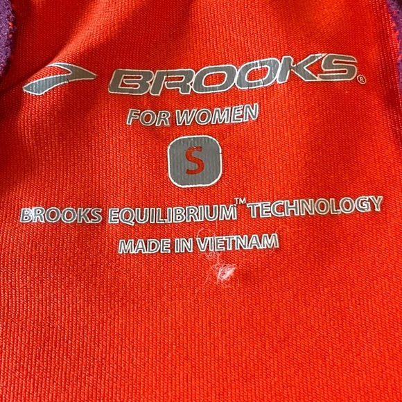 Brooks Women's Maroon and Red Short Sleeve Tee - Picture 7 of 9